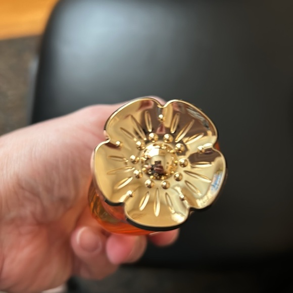 Coach.    SOLD - Picture 3 of 4